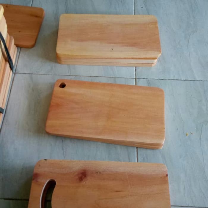 Talenan Kayu MAHONI 34 x 18,5 cm / Wooden Cutting Board