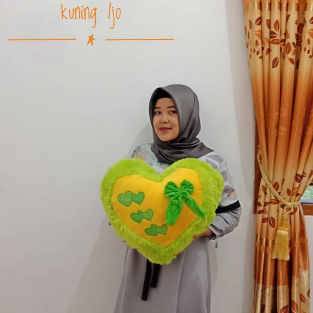 

Bantal love pita