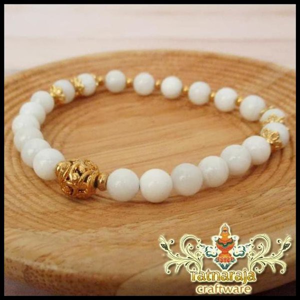 Gelang White Shell with Gold Ball Ornament 22 pcs