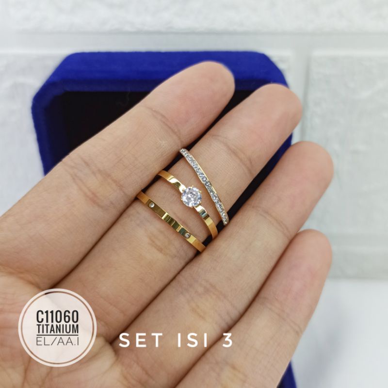 Cincin Titanium Tipis Set Zircon Isi 3 C11060