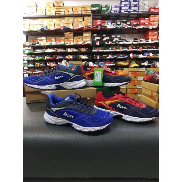 sepatu legas evade 2