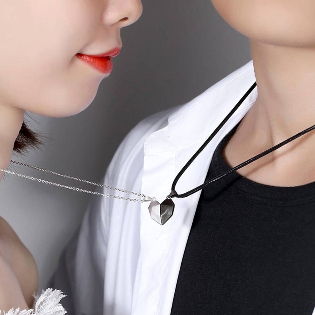 Kalung Couple Magnet Ranti Moonlight Liontin Hati Rantai dan Tali Kulit Wanita Pria 2 PCS