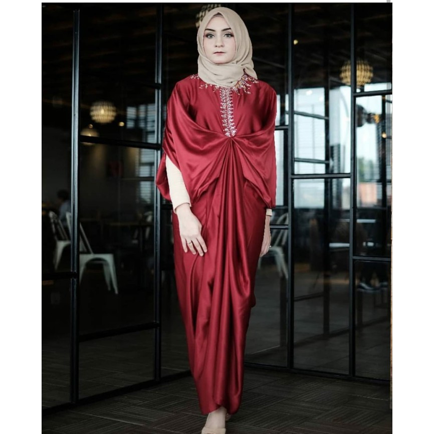 Kaftan Ikat Ava Prologue Silk - Hitam