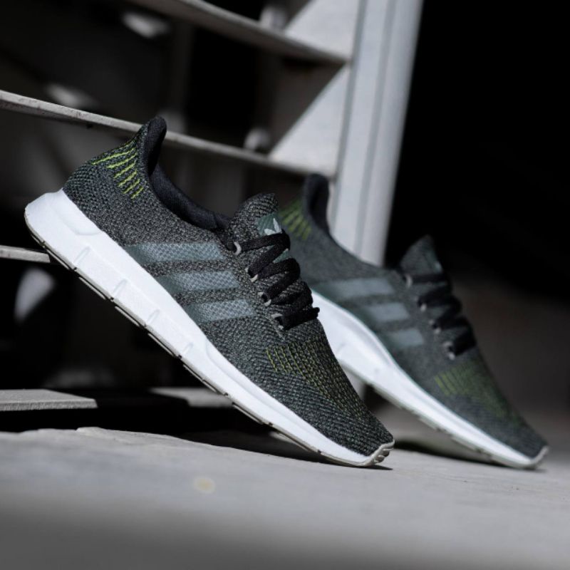 Adidas Swift Run &quot;Dark Green&quot;