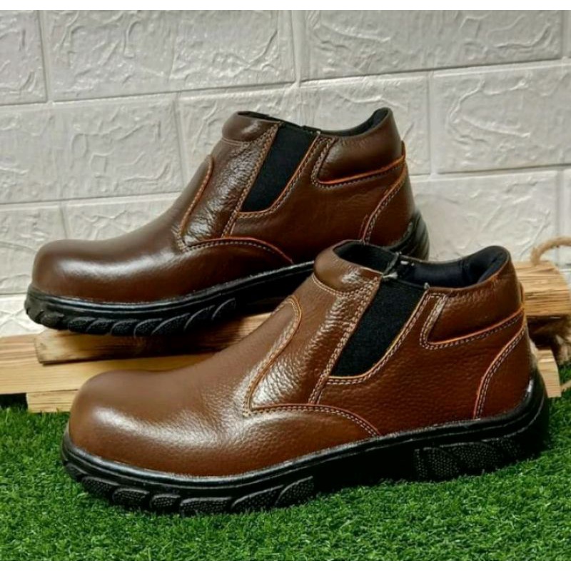 Sepatu Boots Safety Pria Kulit Asli Depan Ujung Besi