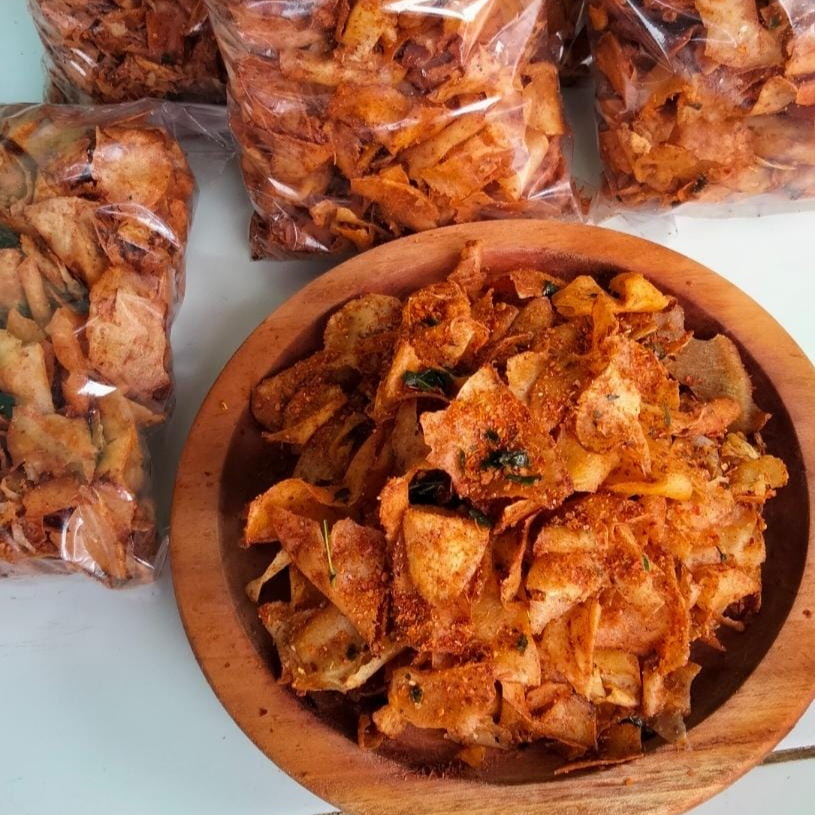 

Snack Kiloan KRIPSET Keripik Setan Pedas Daun Jeruk 250 gram makanan ringan camilan jajanan