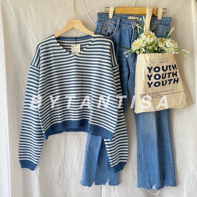 BEFAST - ZEC OOTD Sweater EUNJA / RJT Sweater Crop Rajut Stripy / Sweater Rajut Terbaru 2022 / Atasan Lengan Panjang / Pakaian Wanita Casual / Sweater Motif Garis-Garis / OOTD Wanita Kue Trendy / Terlaris / Sweater Rajut Kekekinian