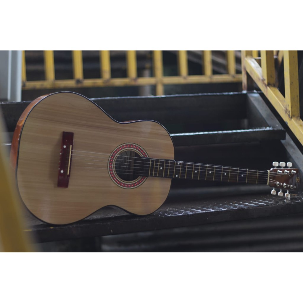 GITAR PEMULA / GITAR AKUSTIK / GITAR MURAH/ GOJEK / GRAB