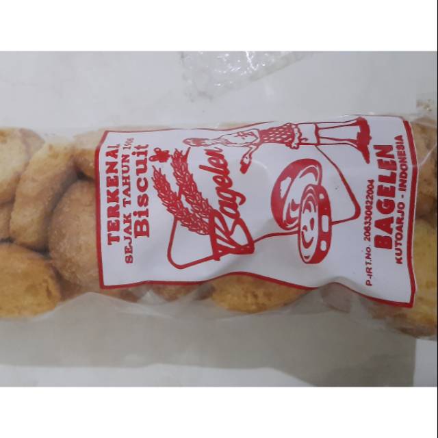 Roti Biskuit Bagelen Manis dan lezat ciri khas puworejo sejak 1906 sdh melegenda.  Mkn cck utk oleh2