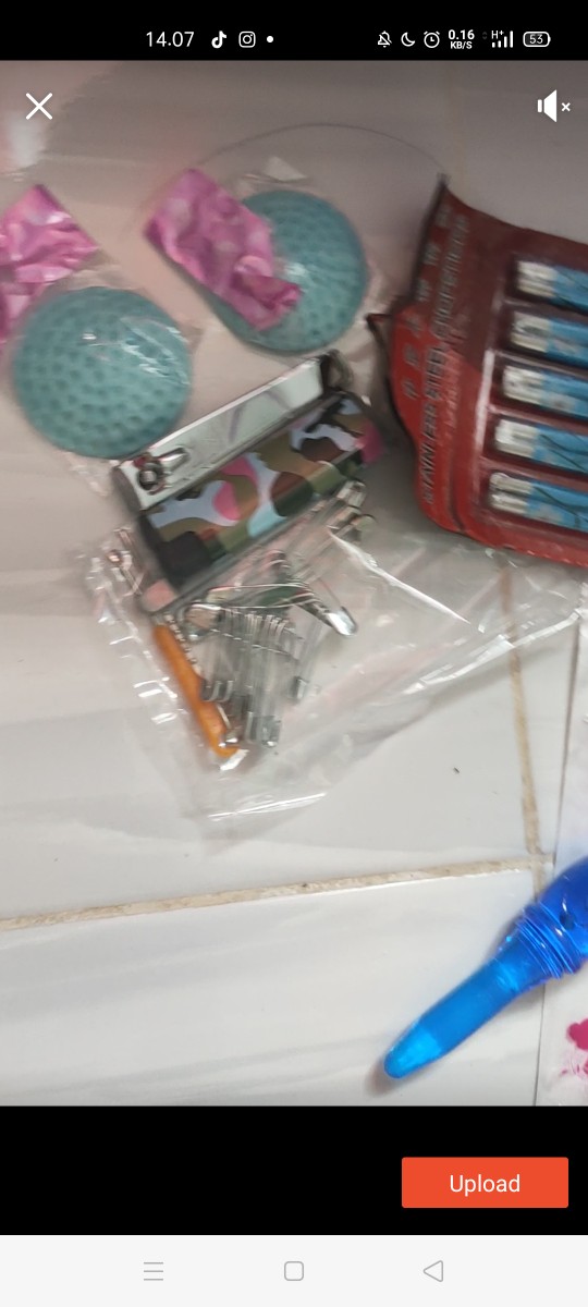 Korek Kuping Besi Metal Gagang Plastik Earpick Bukan Led