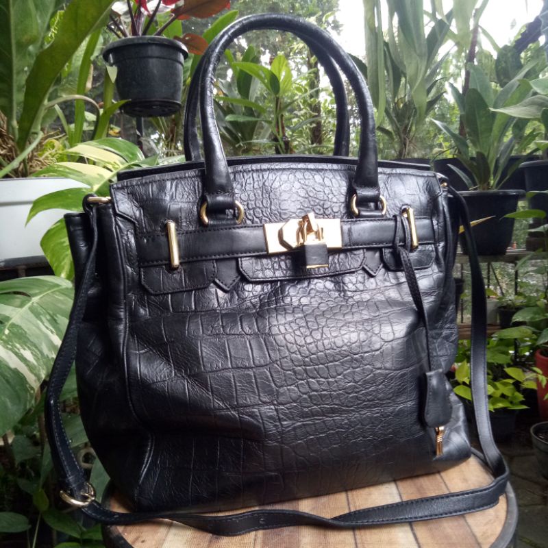 MITAA LEATHER BAG / SLING BAG / HANDBAG / LEATHER BAG
