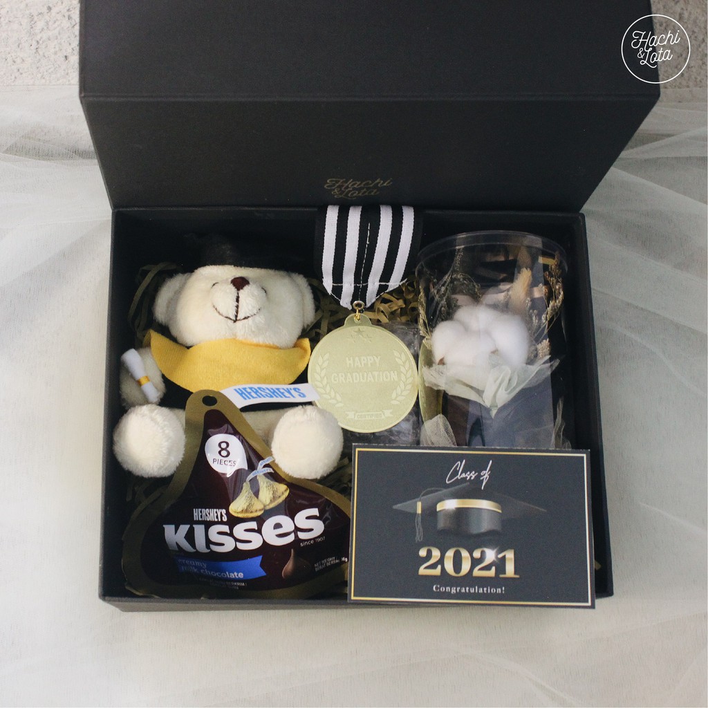 

Graduation Gift Box | Kado Hadiah Wisuda / Graduation Hampers