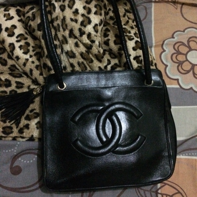 Preloved tas kulit chanel “BOOKED”