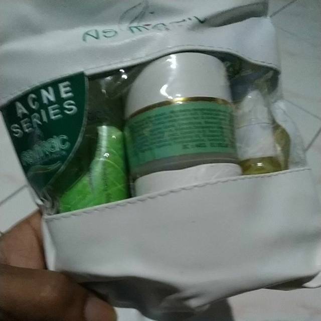 Cream paket as magic skincare acne series