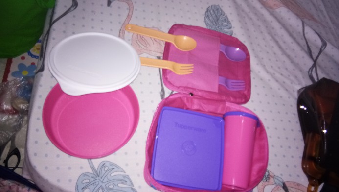 Paket Happy Day Set Lengkap Dengan Tas Dan Sendok Garpu