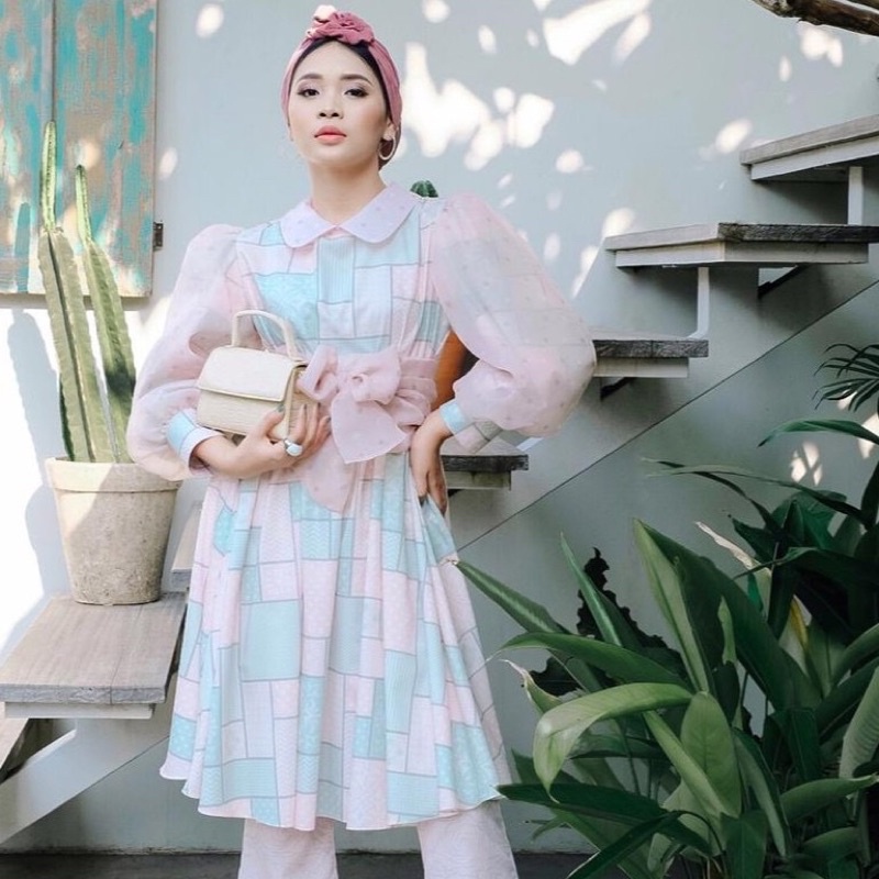 Layla_tunic_sideline_lesti_miss_charmed