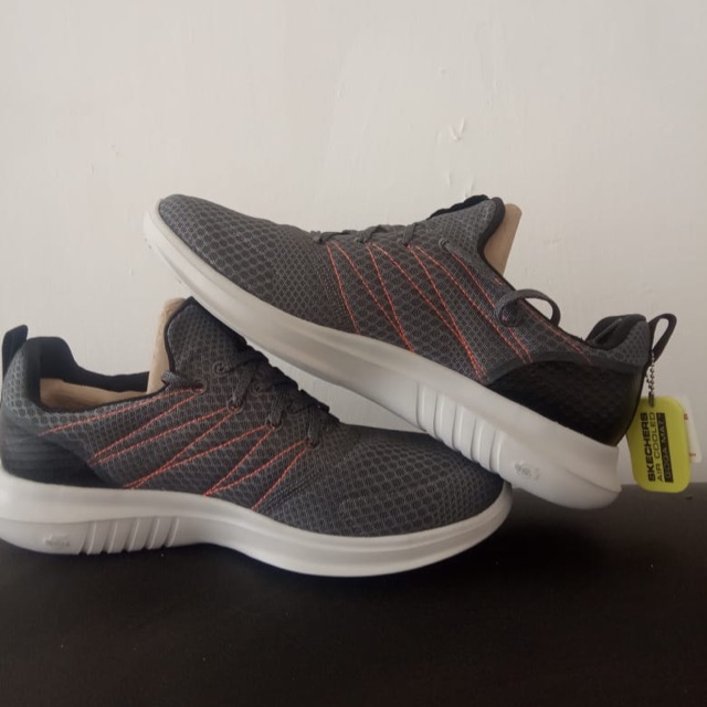 SEPATU SKECHERS GO RUN MOJO RADAR