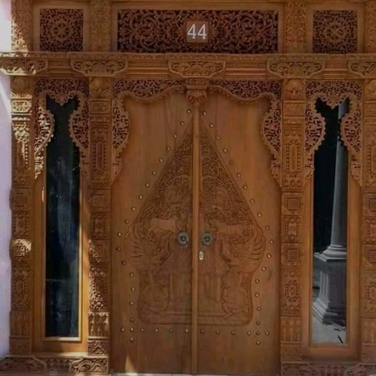 pintu gebyok jati ukir wayang jepara belum finishing