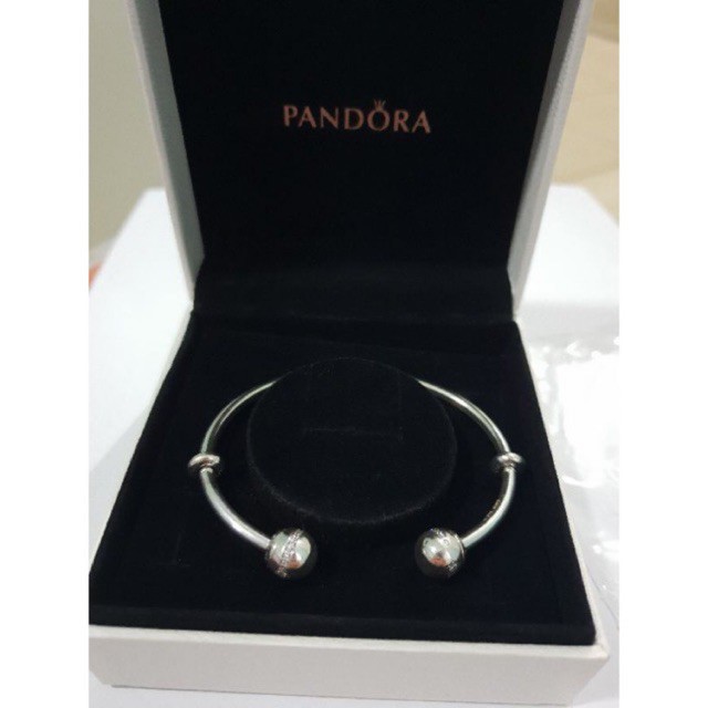 pandora bracelet / bangle