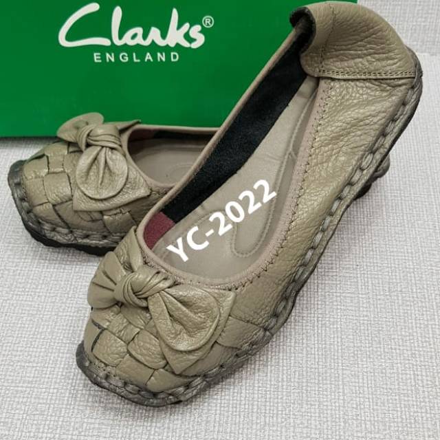 Sepatu flat Clarks kulit sapi asli sepatu wanita import