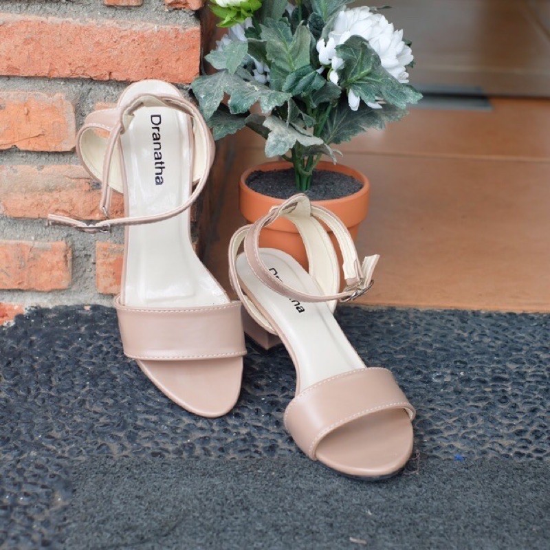 SimpleHeels Dranatha by Dives Shoes Warna Mocca