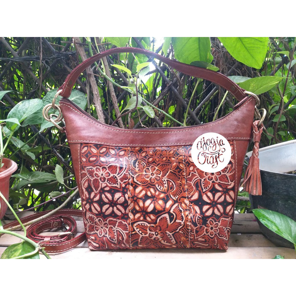 Tas Kulit Hobo Lukis Kawung Bunga