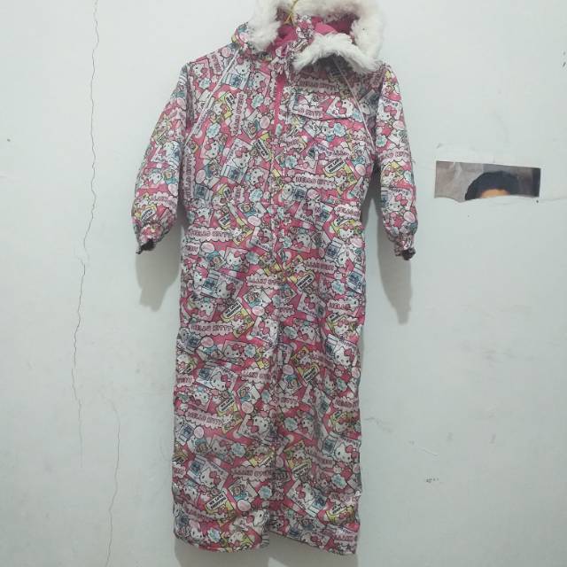 Jumper/jas hujan hello kitty size 6 th