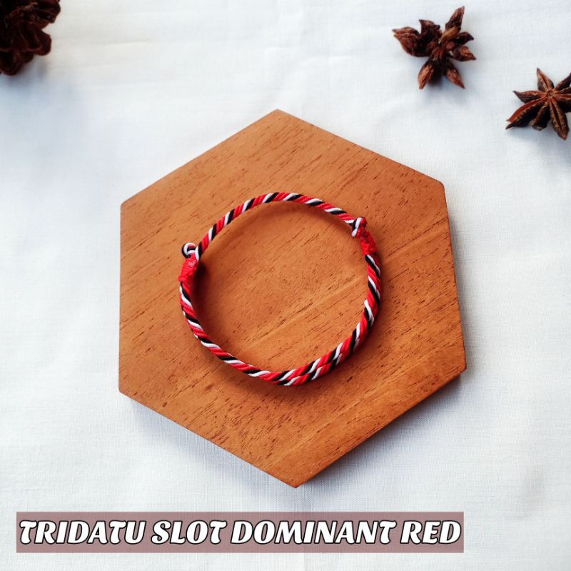 Dominant Red Tridatu Slot / Gelang Tridatu Bali / Oleh Oleh Khas Bali / Gelang Tridatu Custom