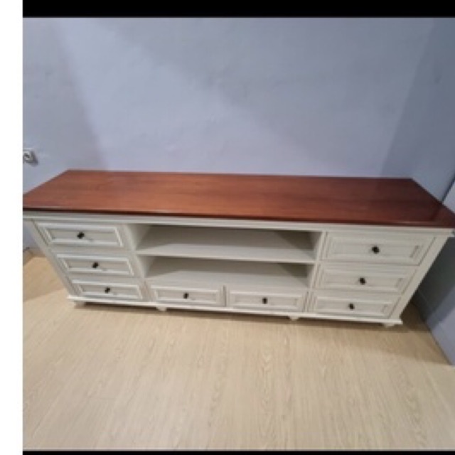 Bufet Minimalis Duco Putih / Bufet Modern Duco