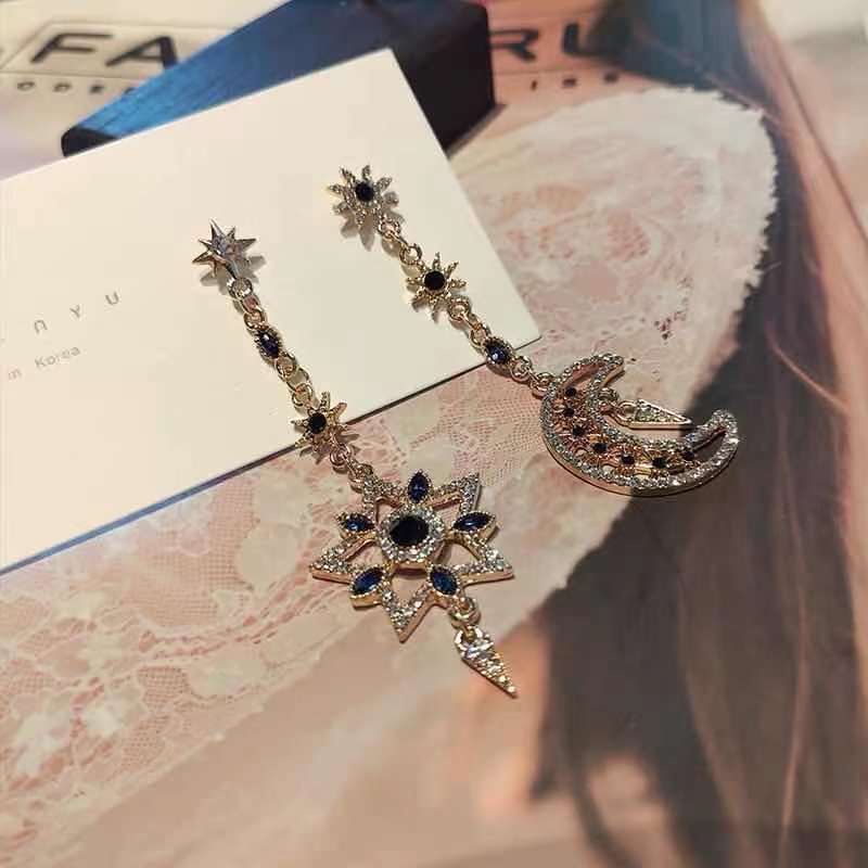 Korea Dongdaemun vintage court panjang Bulan bintang asimetris anting-anting wanita anting-925 jarum