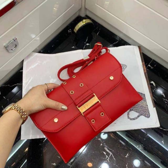 New Arrival
Clutch Christian Dior Sunny 68012 # 3 ruang
Material leather