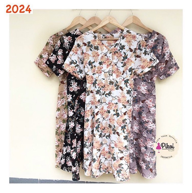 Dress putih cantik / dress button up / dress vintage / dress bunga cantik / dress sandra dewi / 2024