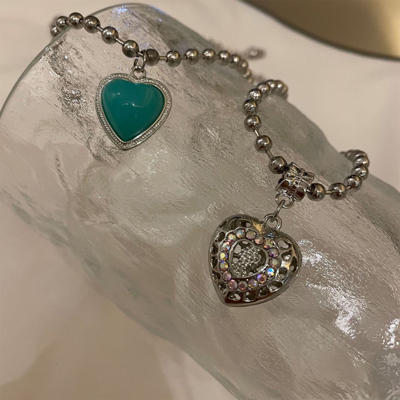 Kalung Rantai Desain Hati Hollow Aksen Berlian Gaya Retro Korea Untuk Wanita