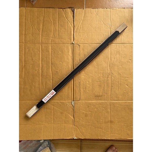 pelipit kaca pintu tengah bagian dalam 669 panther kotak original