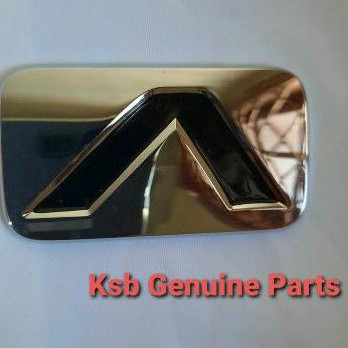 Emblem Logo Tulisan V Pintu Bagasi Belakang Innova New Reborn Asli
