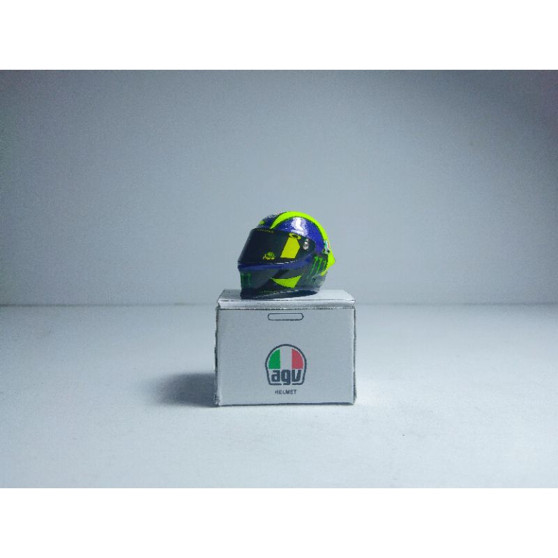 miniatur helm Rossi soleluna skala 1:12