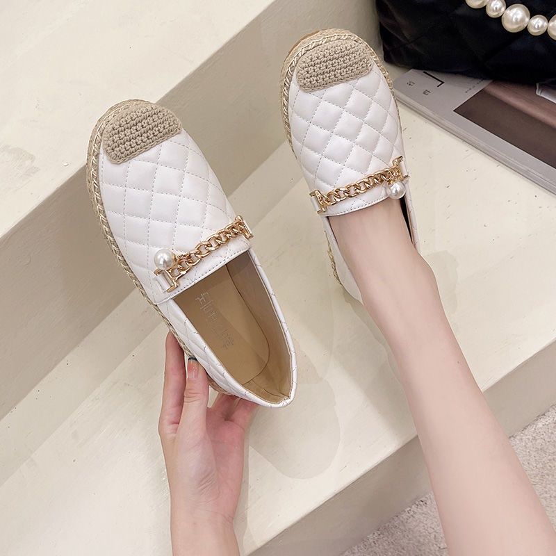 Sepatu Flat Wanita Import Trendy Korea Sepatu Slip-On Cewek Terbaru Style Fashionable