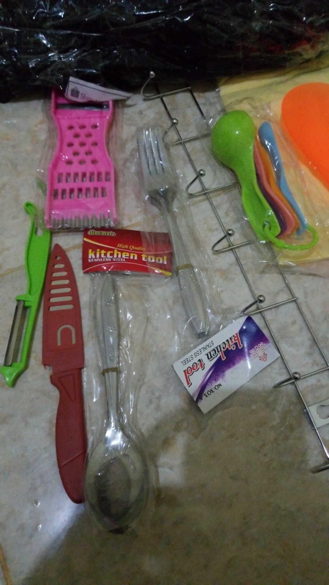 Alat Parutan Buah Dan Sayuran Multifungsi Peeler Serbaguna