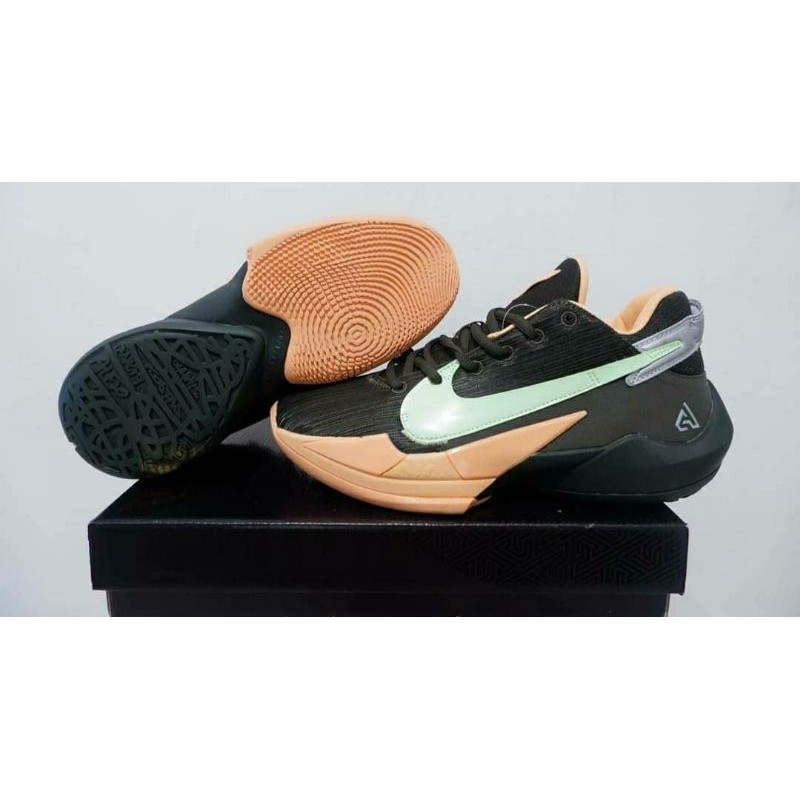 GREEK FREAK 2 LOW DARK GREEN