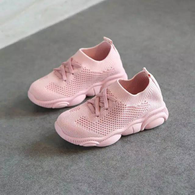Sepatu sneakers anak import bahan rajut sol lembut