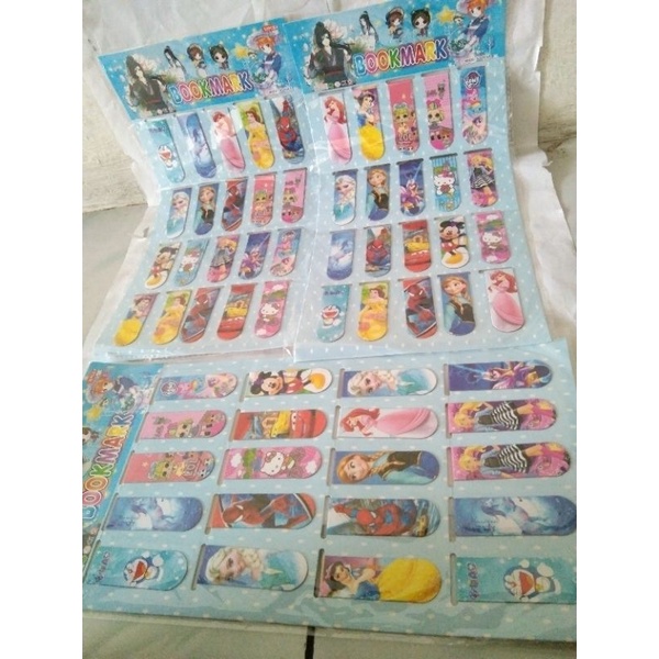 

pembatas magnet karakter