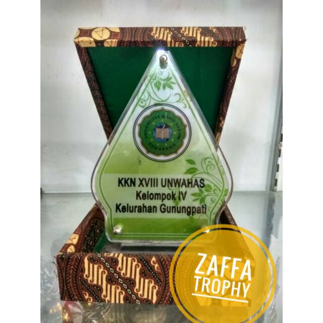 plakat / vandel akrilik gunungan kecil + box kayu batik