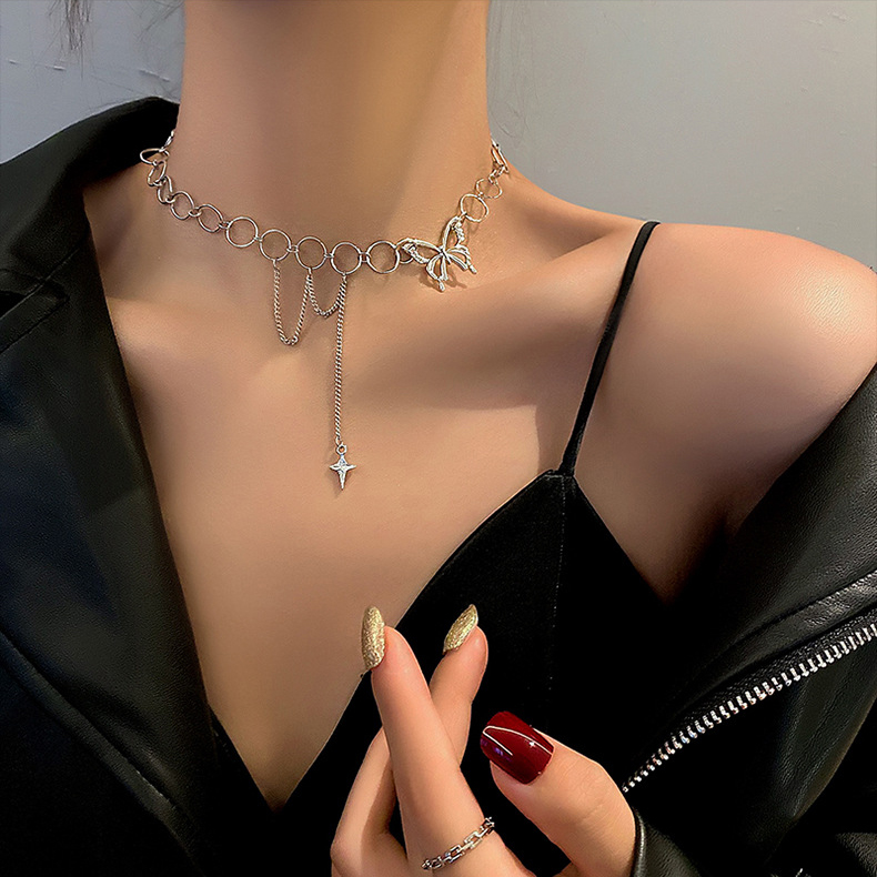 Kalung Rantai Klavikula Hias Liontin Kupu-Kupu Bintang Model Hollow Warna Silver Untuk Hadiah