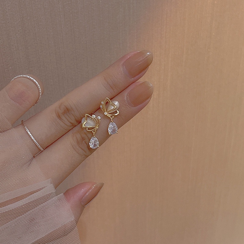 Anting Bentuk Kupu-Kupu Model Hollow Bahan Metal Untuk Wanita