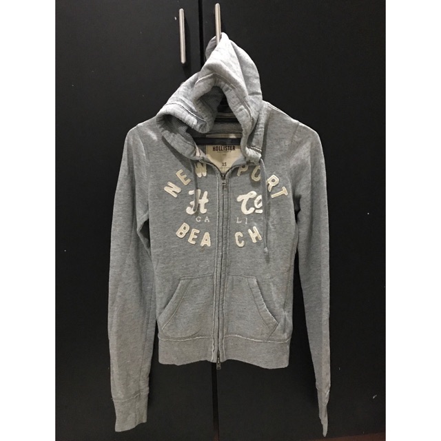 hollister gray hoodie