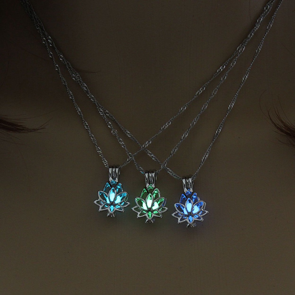 Chookey Kalung Rantai Dengan Liontin Bulan Sabit + Bunga Teratai Glow In The Dark Untuk Wanita