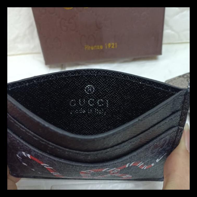 harga card holder gucci