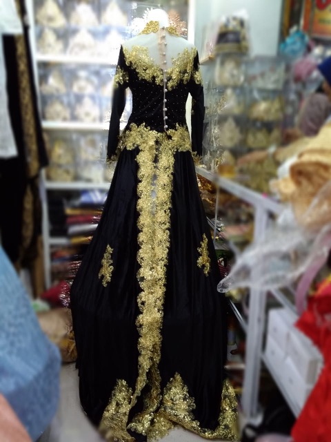 Kebaya bludru