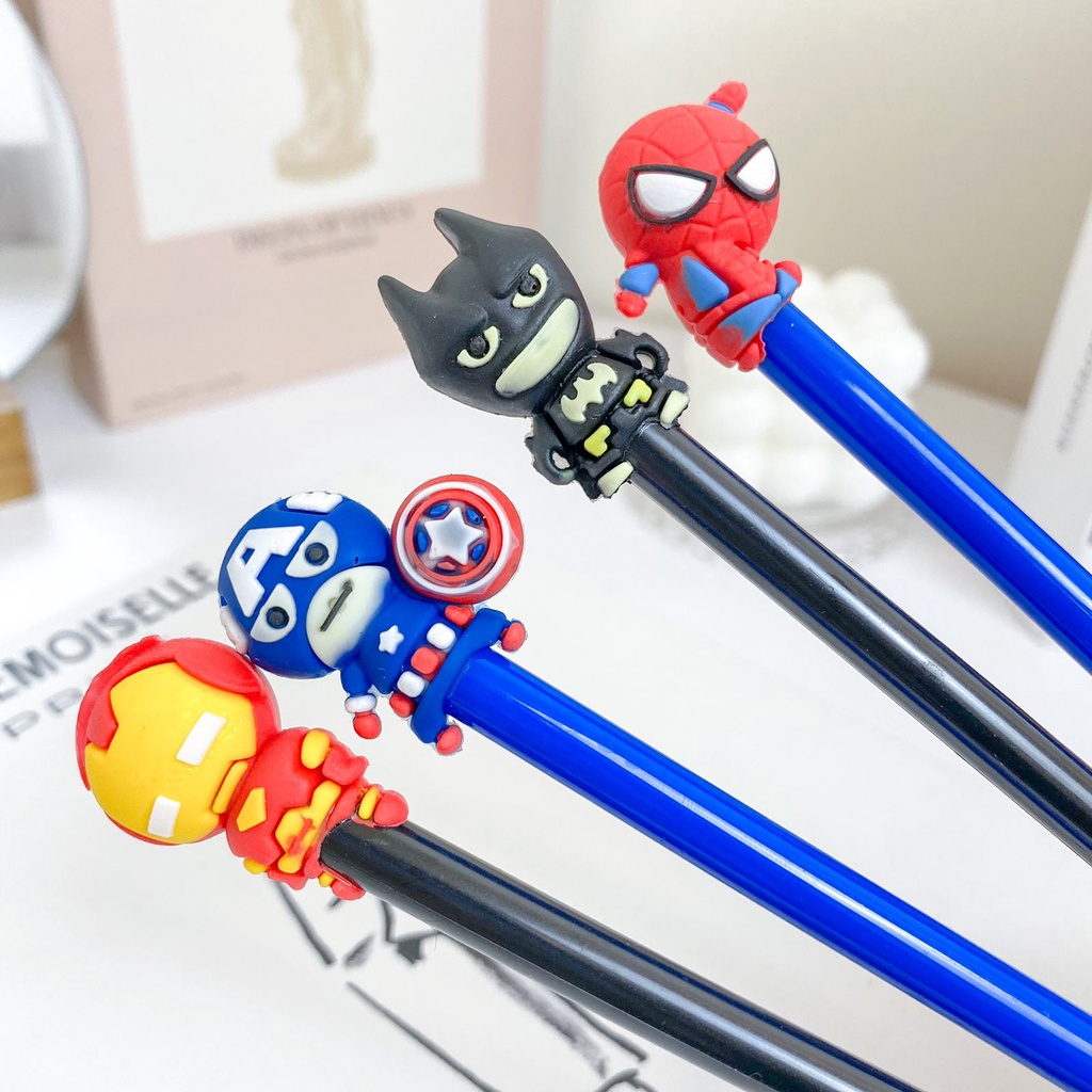 

PEN GEL SUPERHERO / PULPEN GEL KARAKTER FILM SUPERHERO IRONMAN CAPTAIN AMERICA BATMAN SPIDERMAN ALAT TULIS MURAH LUCU