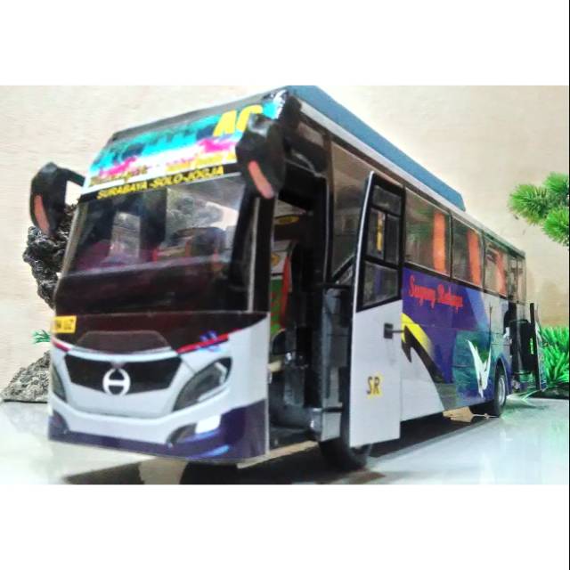 Miniatur bus kayu triplek Sugeng Rahayu discovery